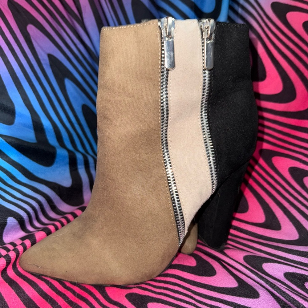 JustFab Tri-Color Booties - black cream beige - Picture 5 of 9